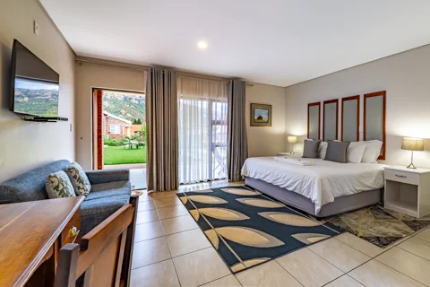 The Aviary 1 Complex | Botleng Guest House