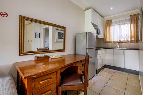 Sunbird Room | The Ariary 2 Complex | Botleng Guest House